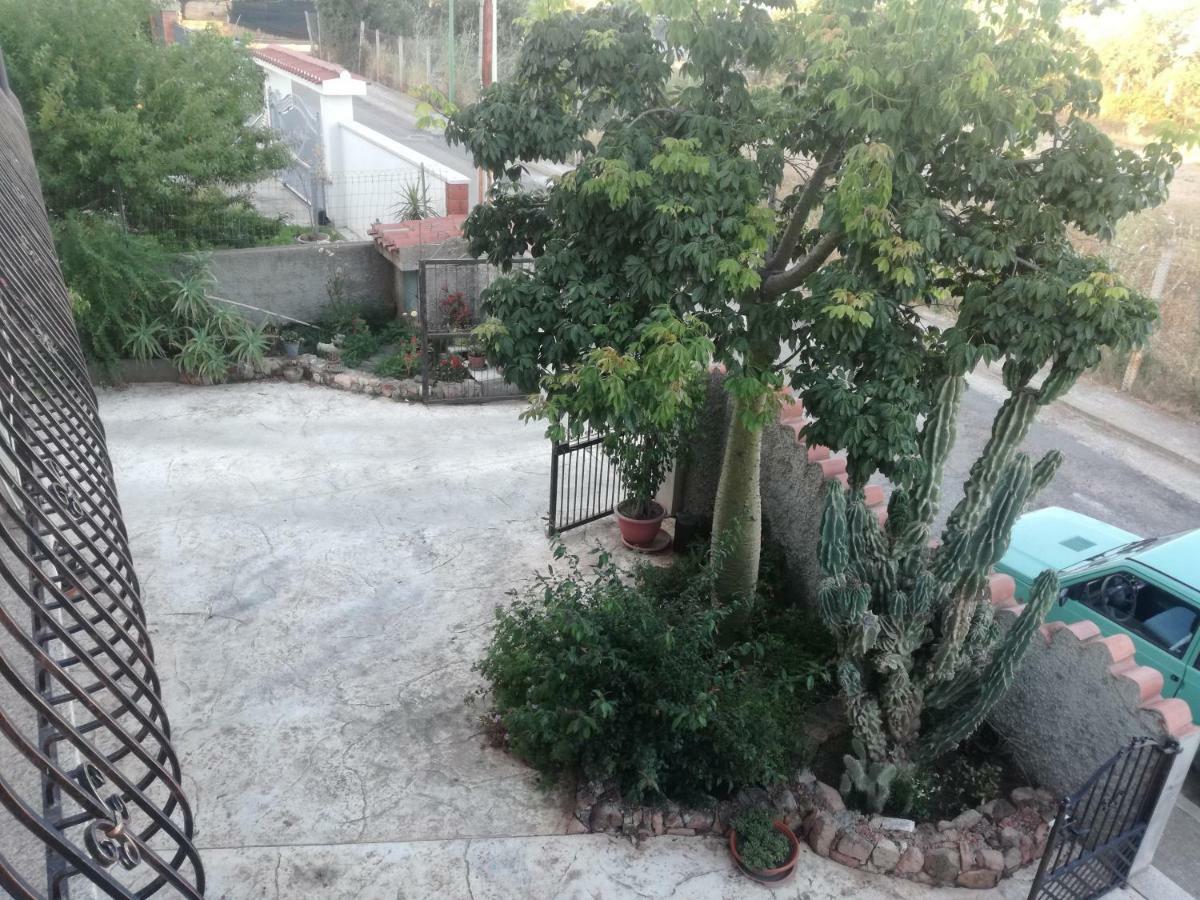 Il Giardino Apartment Lotzorai Luaran gambar