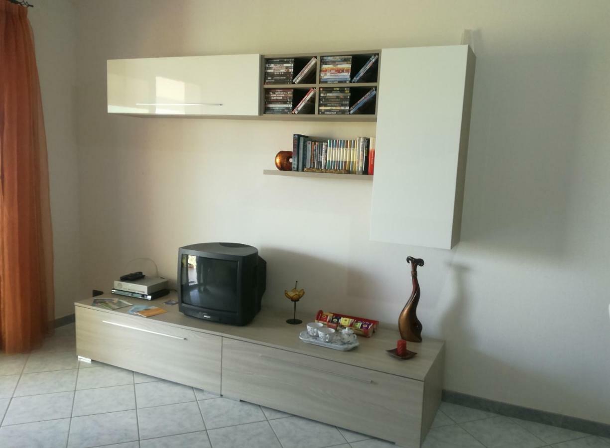 Il Giardino Apartment Lotzorai Luaran gambar